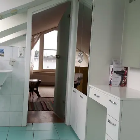 Helles Dachstudio Privatunterkunft *